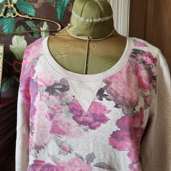 APOSTROPHE Floral Sweater Size Medium - Picture 2 of 9